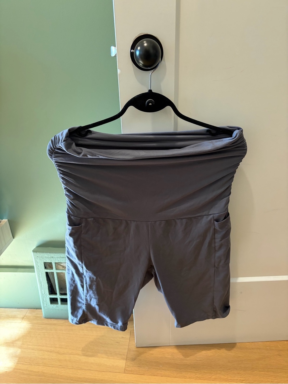 Maternity full panel short - gray
